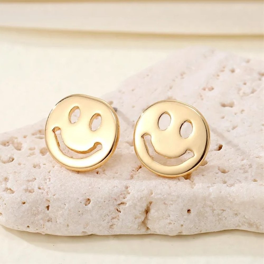 Cute Gold Happy Smiley Face Unisex Stud Earrings NEW